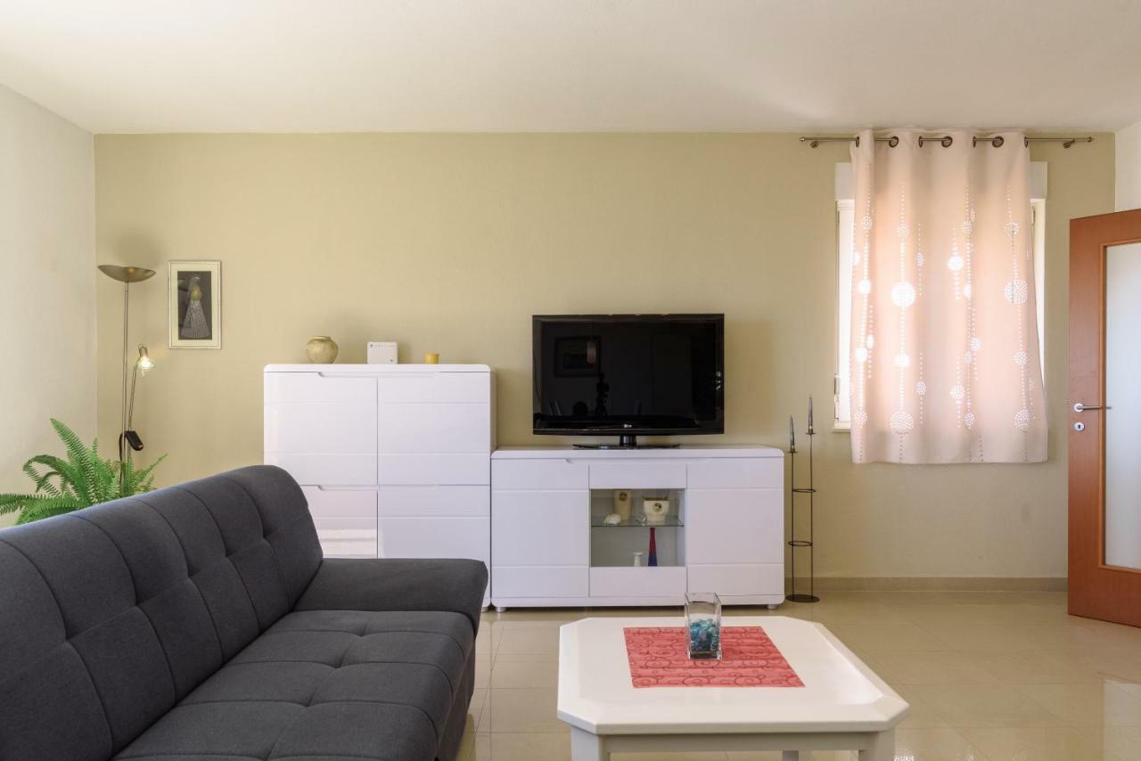 Apartman Niko Kaštela Buitenkant foto