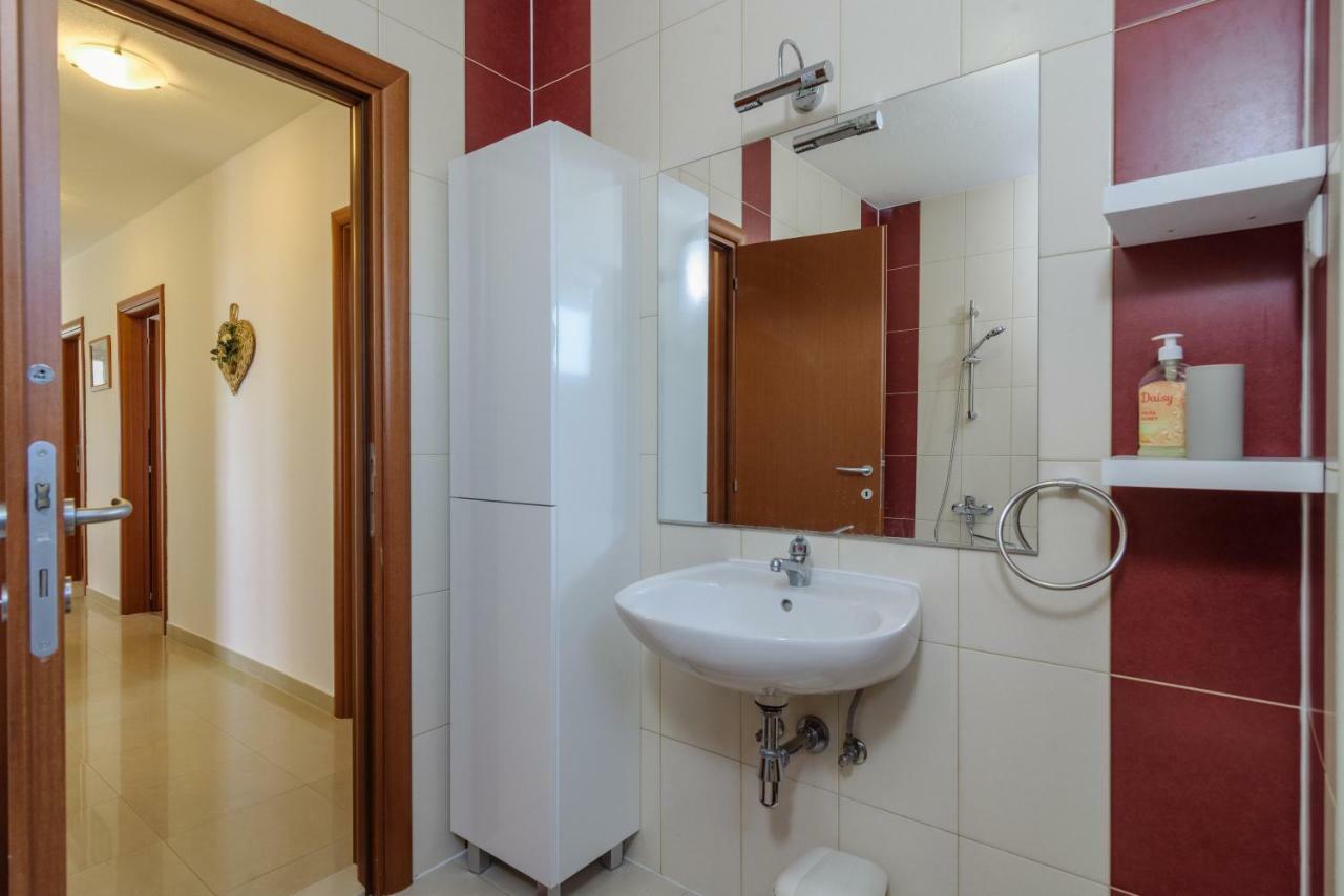 Apartman Niko Appartement Kaštela Buitenkant foto