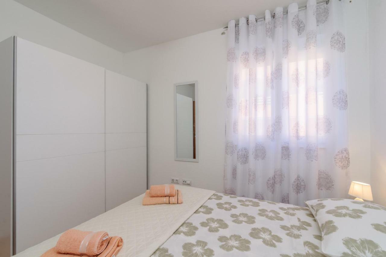 Apartman Niko Kaštela Buitenkant foto